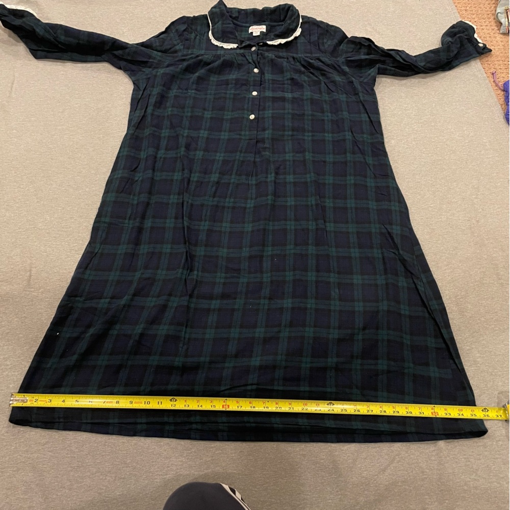 Lanz of Salzburg classic flannel modest nightgown - Picture 7 of 11